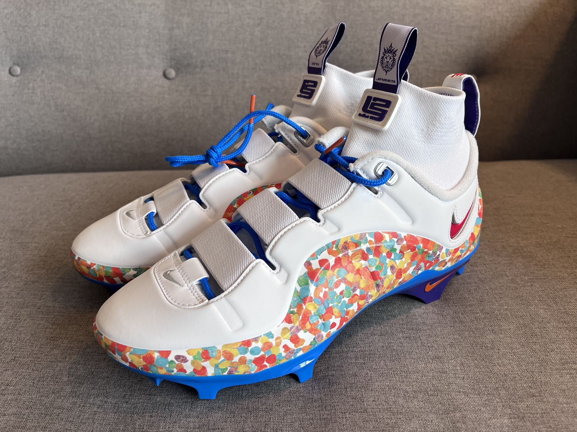 Nike LeBron 4 Menace 3 Fruity Pebbles fv8044-100 Football Cleats Mens's 8