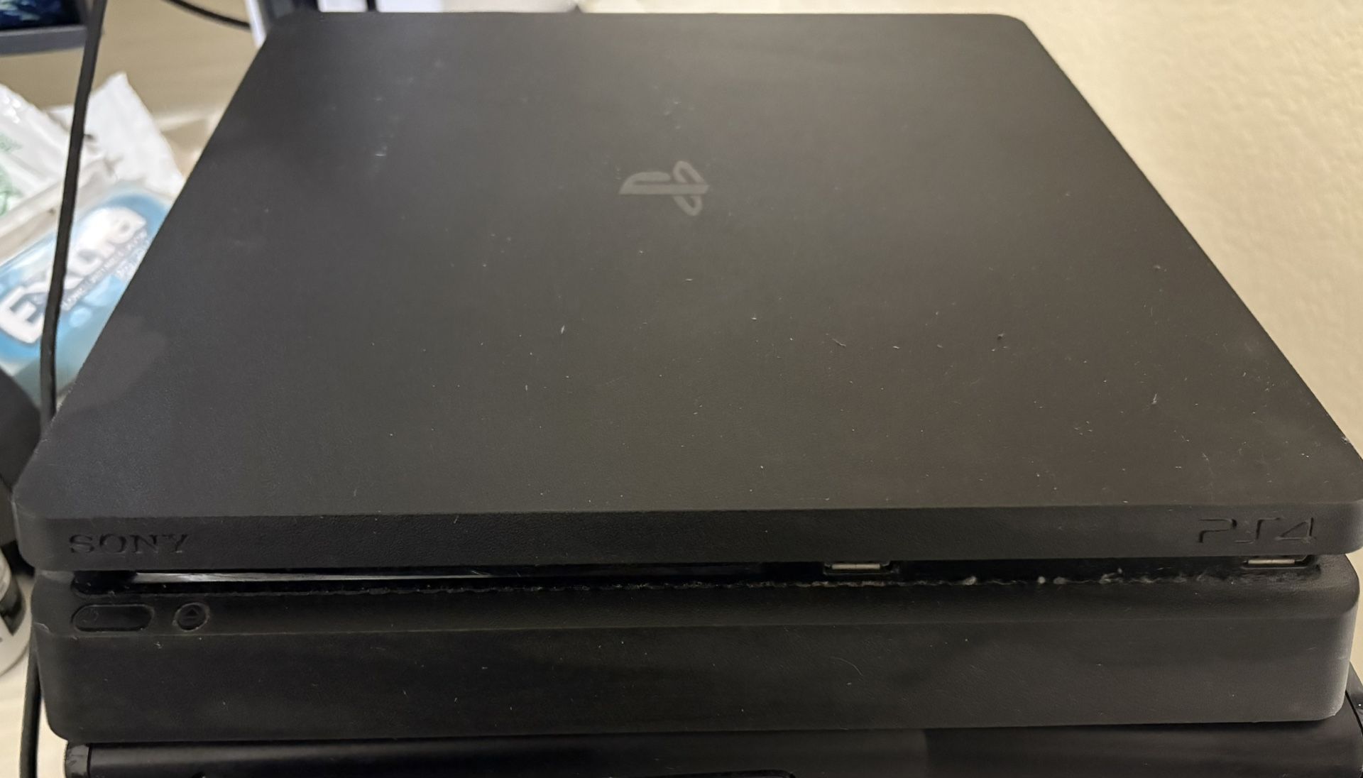 PS4 Slim