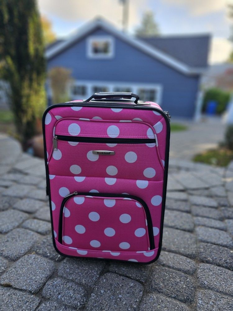 Carry On Luggage Meets International Stds