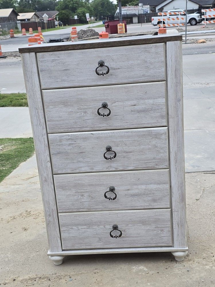 DRESSER