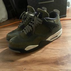 Size 10 Jordan 4’s Retro SE