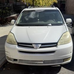 2005 Toyota Sienna Mini Van