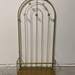 Gold Metal Wire Arch Decor With Key Or Coat Holder
