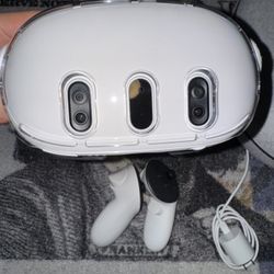 Meta Quest 3 With Accessories 