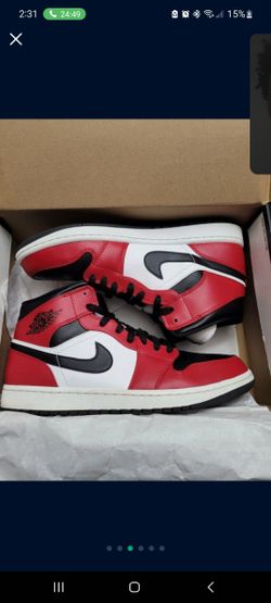 Air Jordan 1 Chicago Black Toe