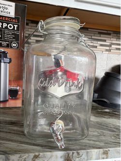 Cold drink dispenser