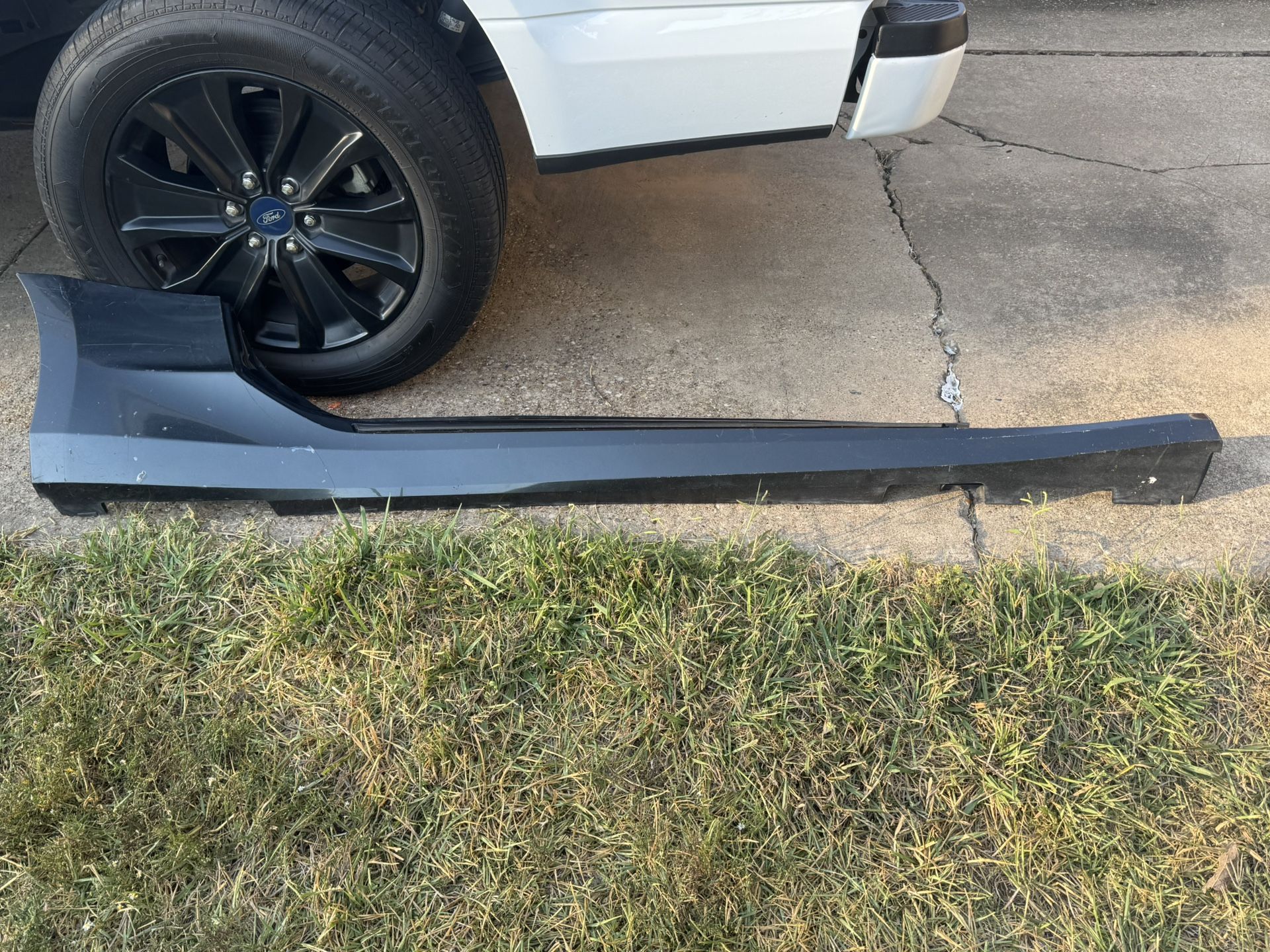 2016-2023 chevrolet camaro rocker molding 
