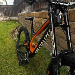 2017 Specialized Demo 8
