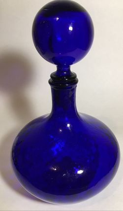 Vintage Antique 11” Unique Dark blue Cobalt Glass with Stopper Collectible