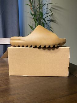 Yeezy Slide Ochere  Size 8M