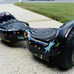 **LIKE NEW HOVERSTAR Electric Bluetooth hoverboard 