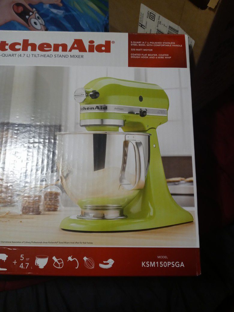 KitchenAid 5 Quart Tilt Head Stand Mixer Green Apple for Sale in  Bakersfield, CA - OfferUp