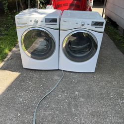 Whirl Pool Electric Washer & Dryer