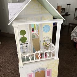 Wooden Dollhouse
