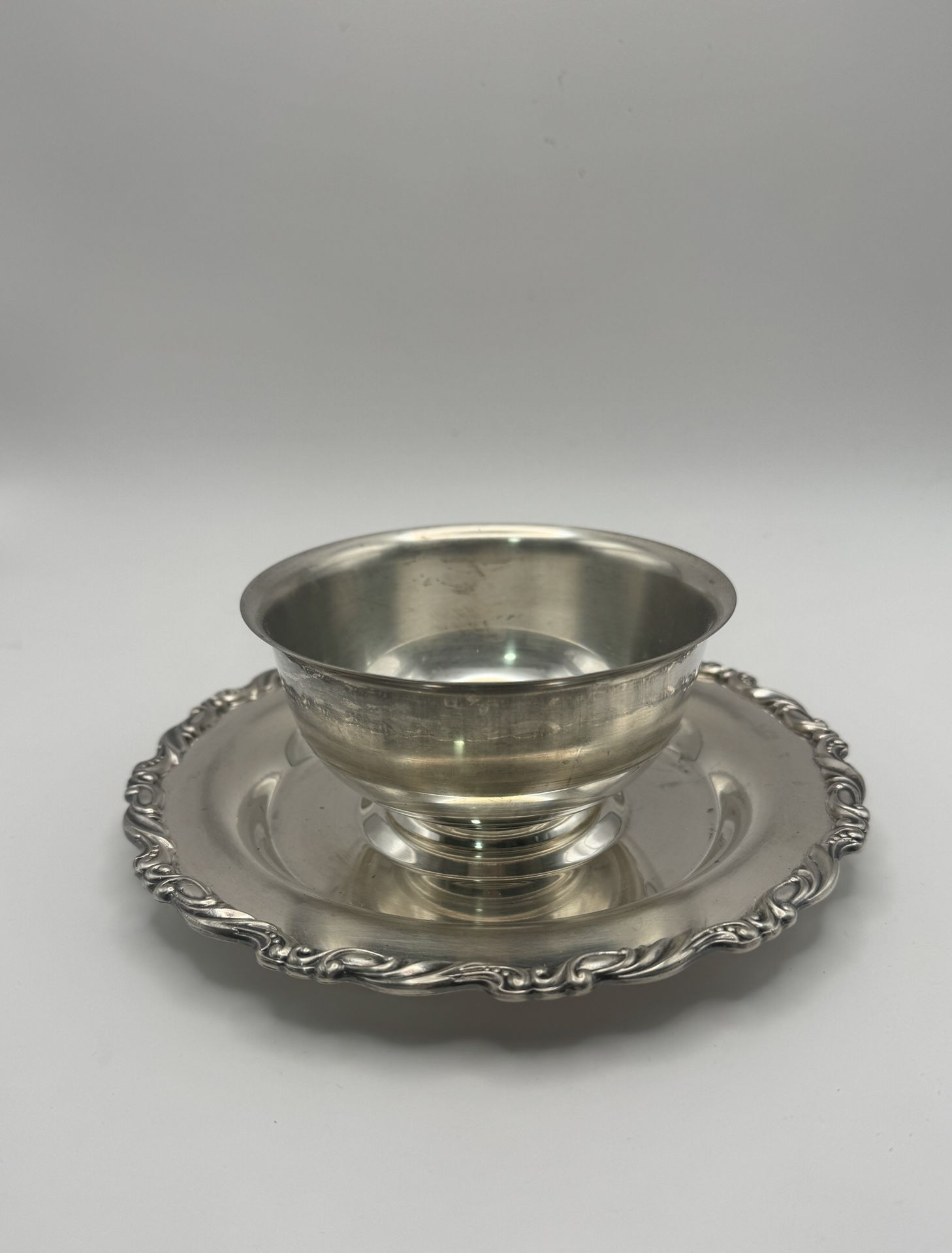 Vintage Oneida Silverplate Bowl with Attached Plate, Beautiful Detailed Edge