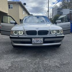 2000 BMW 7 Series