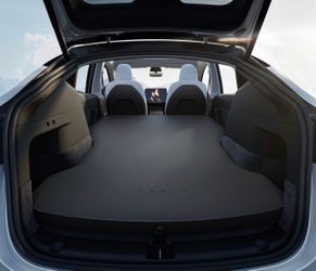 Tesla model Y air mattress with pump