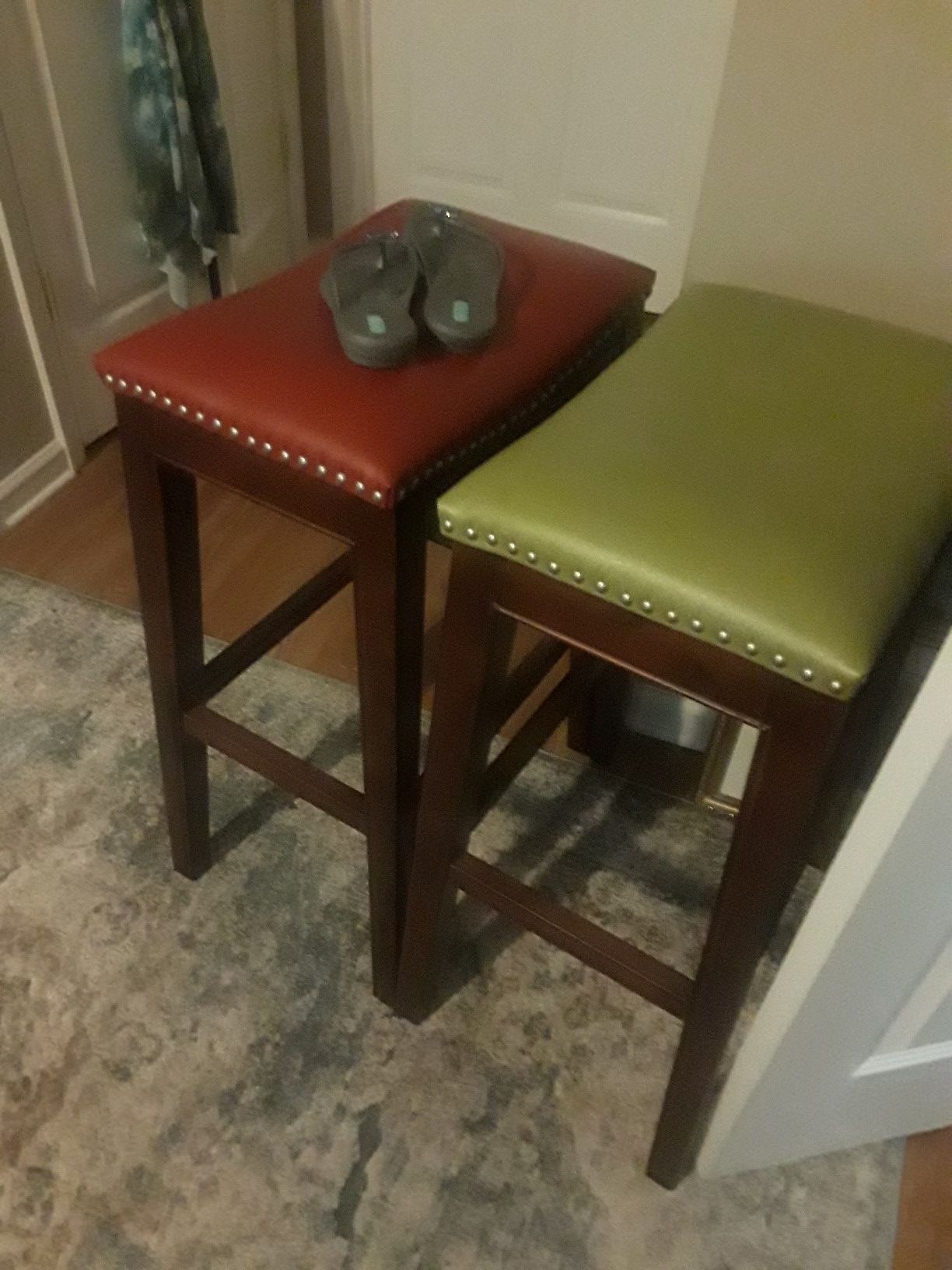 2 nice bar stools