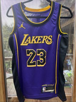 Size XS Nike NBA Field Purple Los Angeles Lakers LeBron James Jersey DO9530-508