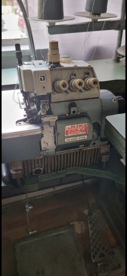JUKI MO-816 Over lock sewing machine