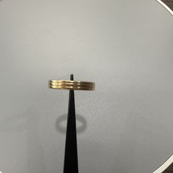 18KYG Rigged Wedding Band