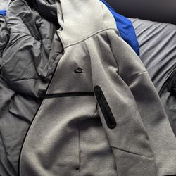 grey nike tech mens size medium