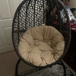 Egg chair