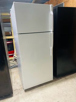 Delivery available clean working refrigerator