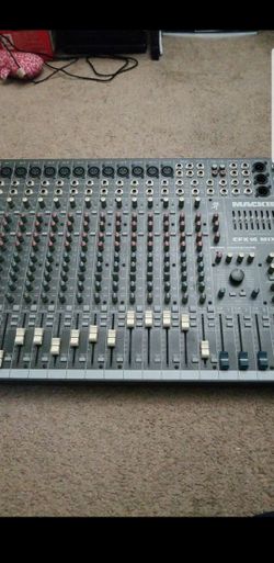 Mackie CFX16 Live Mixer