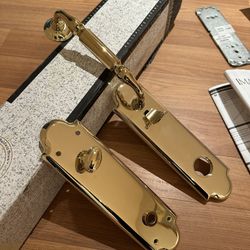 Reduced! Brass Front Door Handle And Lock Set