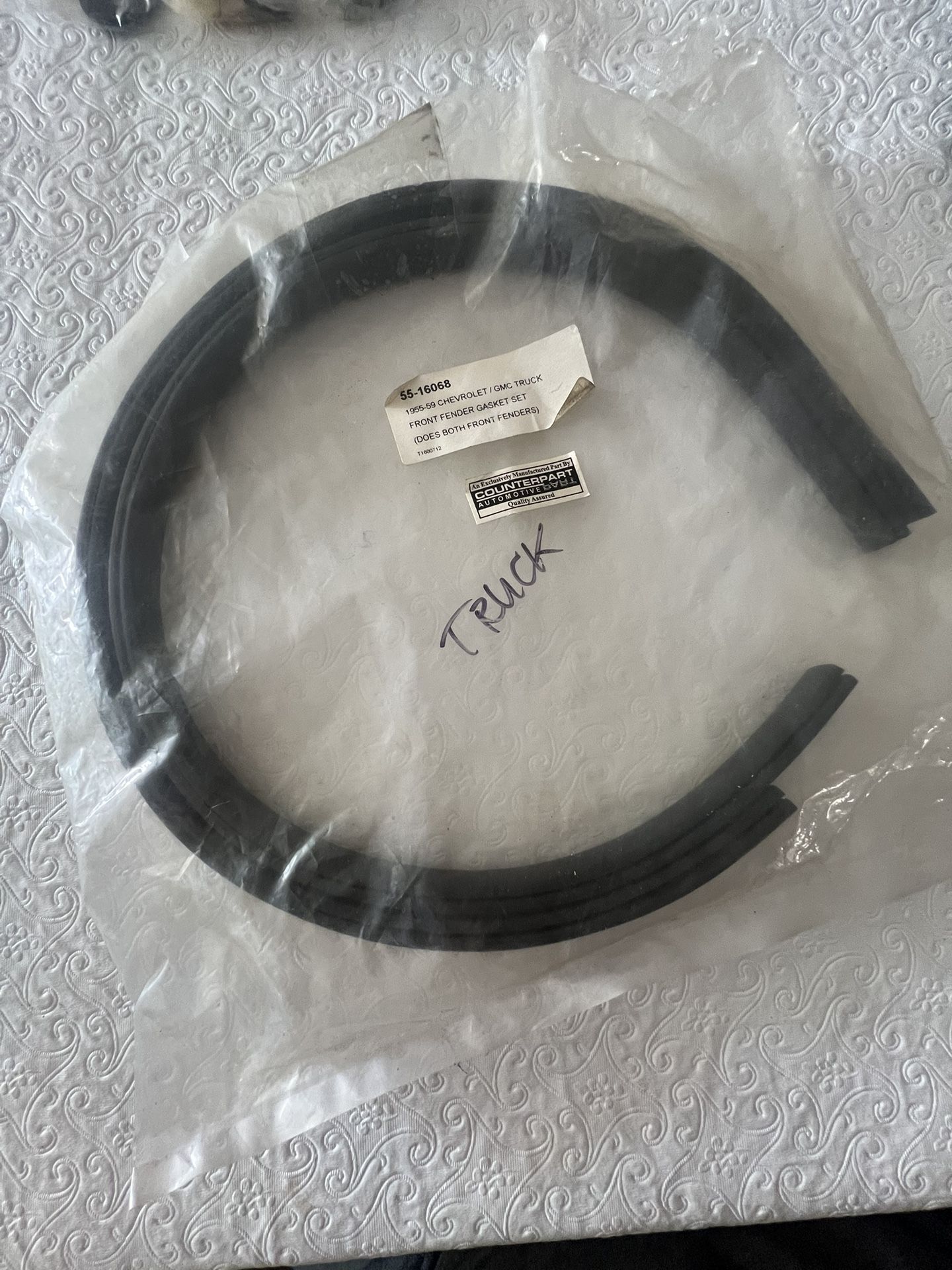 1955-59 CHEVROLET / GMC TRUCK Front FENDER Gasket SET