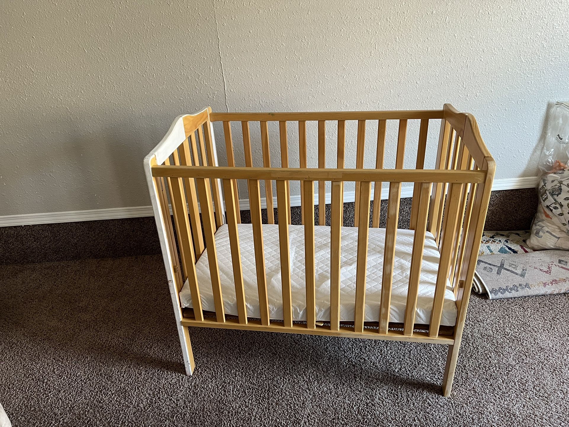 Mini Crib & Mattress