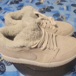 Air Jordan 1 Low SE 'Sherpa Fleece