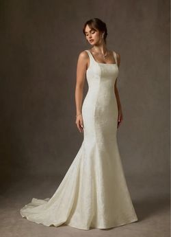 Azazie - Quinn (cream) Wedding/Reception Dress: Size 18