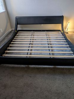 "King size" Black Faux Leather Sleigh Bed Frame