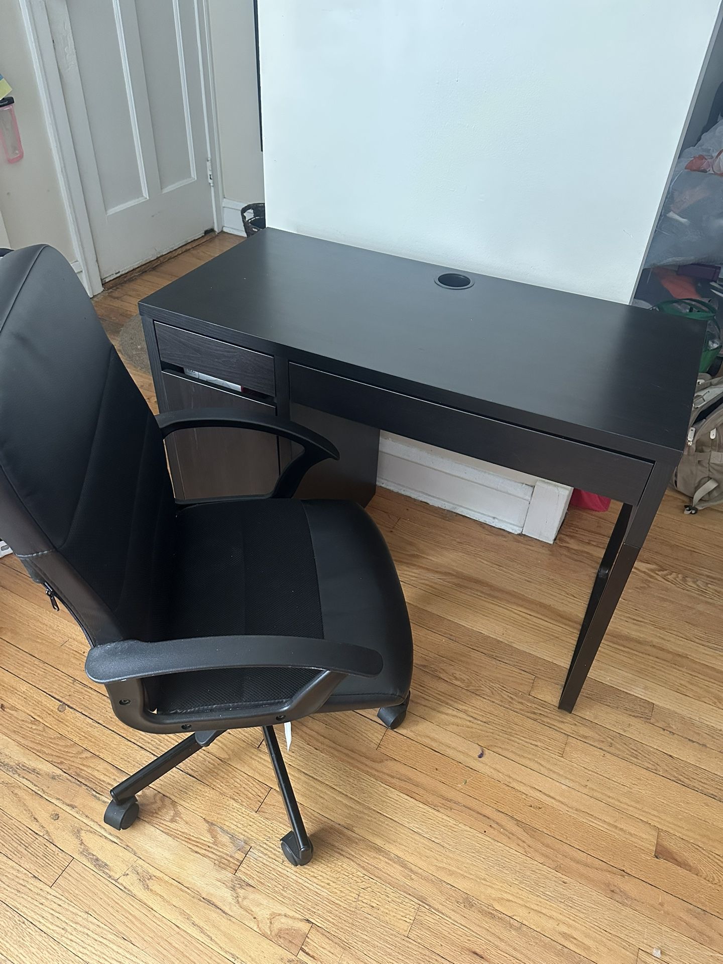 Black Desk & Office Chair Set – Great Condition!