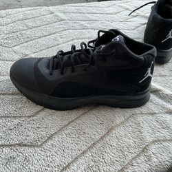 Nike Jordan Court Vision 00 Size 10.5 Mens