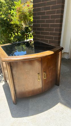 Nightstand / Side Table