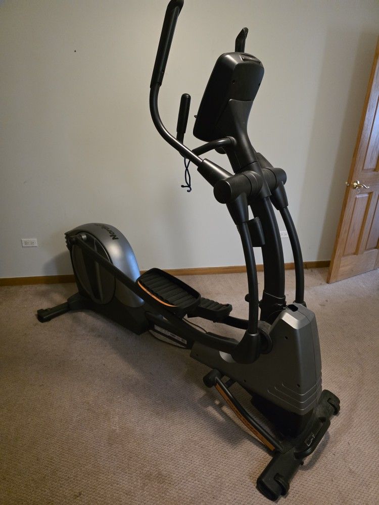 Nordictrack Elliptical E 7.7 Power Incline