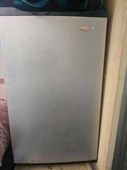 Haier Mini Refrigerator with Freezer - Works Great - $45