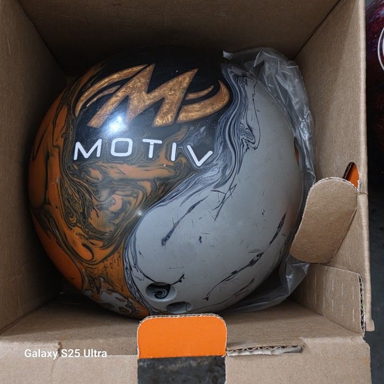 Motive Bowling Ball