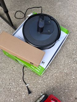 Roomba Vacuum
