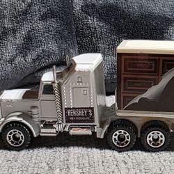 Matchbox Super Rigs ~ White Kenworth Aerodyne "HERSHEYS" 