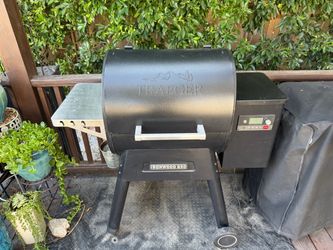 Traeger Ironwood 650 Pellet Grill – WiFi & Thermometer – Very Good Condition – $700OBO