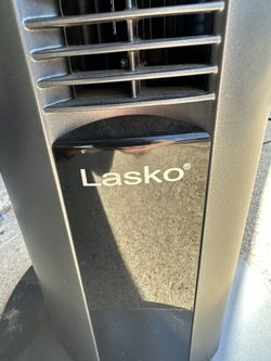 Lasko T48312 48 Inch Portable 3 Speed Oscillating Tower Fan w/ Nighttime  Setting for Sale in Garland, TX - OfferUp