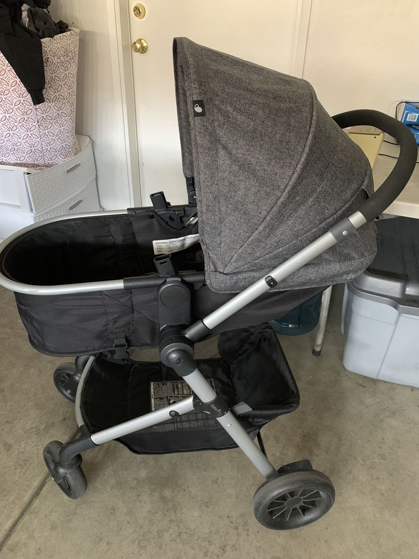 Evenflo bassinet stroller