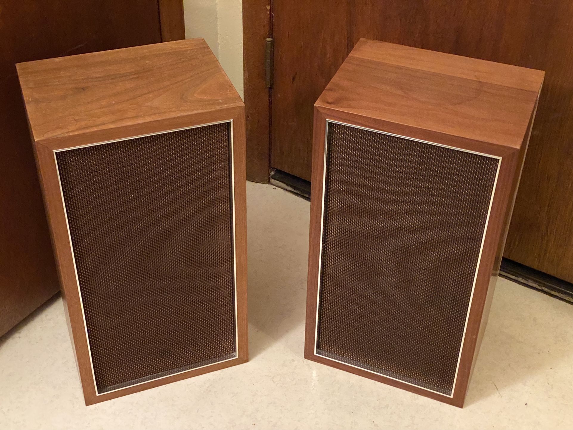 Vintage Pioneer CS-33 Speakers