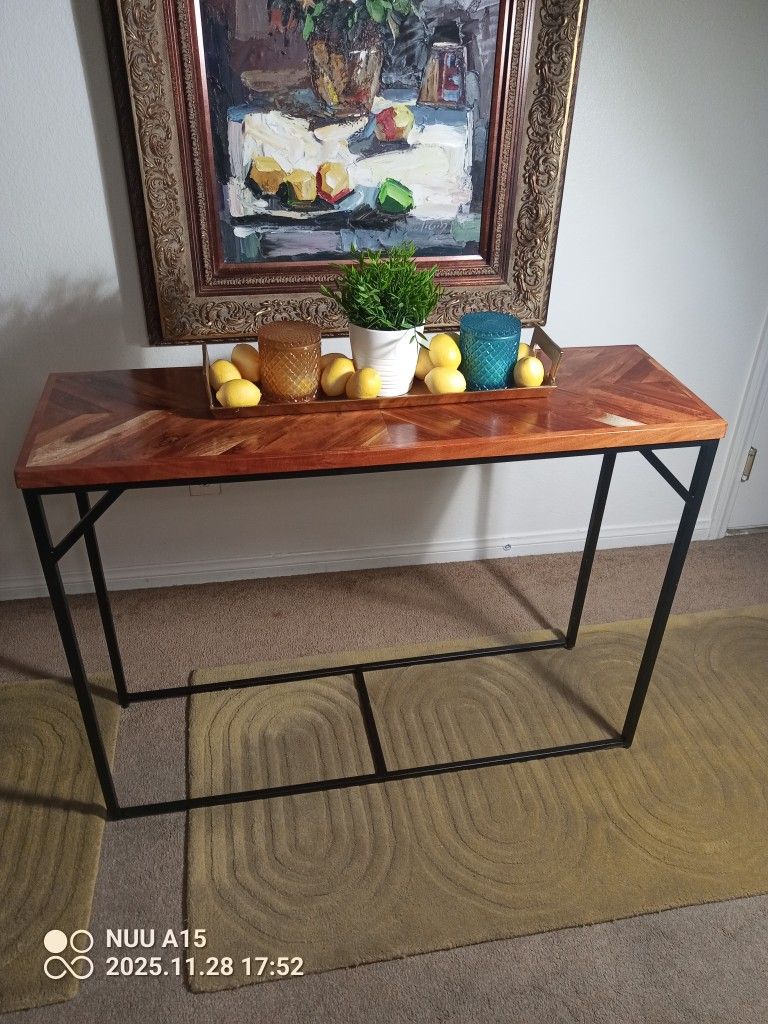 Nice Clean Lightweight But Sturdy Console Or Entryway Table 45"X14"X32"