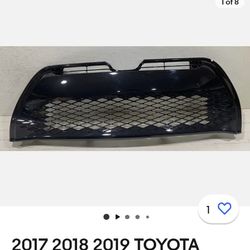 2017 20a18 2019 TOYOTA COROLLA 53112-02740 Lower Grille Grill OEM Used