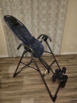 Teeter EP-560 Inversion Table Adjustable Padded w/ Hand Grips 300 lb